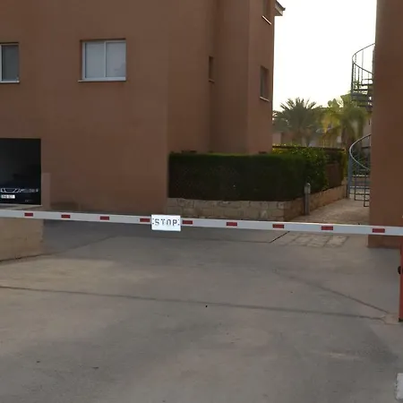 Iris Village アパート *