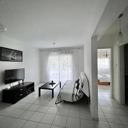 Iris Village Apartman *